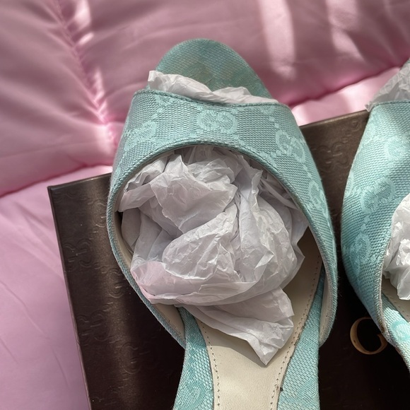 Authentic GUCCI kitten heels, 71/2 - Picture 6 of 11